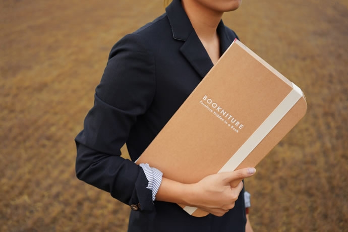 可以放到書架上的椅子|生活創意家居設計